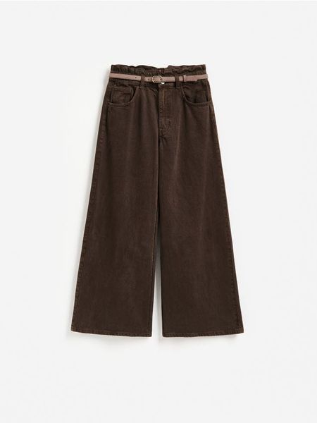 Jeansy wide leg z paskiem - brązowy. Brązowe jeansy Reserved, bez wzorów. Za 159.99 zł.