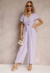 Fioletowy Kombinezon z Wiskozy Zotolio. Fioletowe sukienki Renee, na imprezę, na lato, s, bez wzorów, z materiału, eleganckie, bez kołnierzyka, bez ramiączek, maxi, kopertowe. Za 49.99 zł.