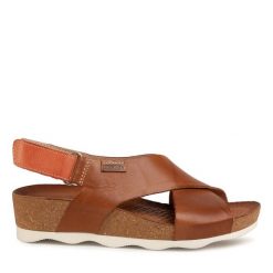 Sandały Pikolinos. Brązowe sandały Pikolinos, bez wzorów, bez obcasa, na koturnie, bez zapięcia. Za 339.99 zł.