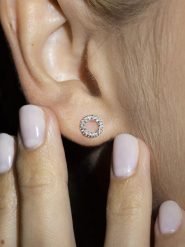 DIAMANTA Złote kolczyki-wkrętki "Simplicité" z diamentami rozmiar: onesize. Szare kolczyki DIAMANTA, z diamentem, złote. Za 1,261.99 zł.