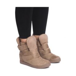 Brązowe Sneakersy Na Koturnie Z Rzepą 1703 Camel. Brązowe trampki ButyModne, bez wzorów, bez zapięcia. Za 79.00 zł.