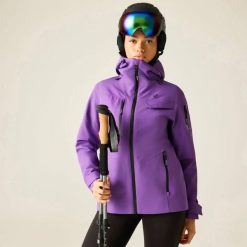 Damska kurtka narciarska Altitude Guard 3-warstwowa. Fioletowe kurtki narciarskie Dare 2b, l, bez wzorów, z materiału, z kapturem, narciarskie. Za 646.50 zł.