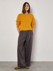 Apricot Sweter w kolorze musztardowym rozmiar: XL. Żółte swetry Apricot, xl, bez wzorów, bez ramiączek. Za 132.36 zł.