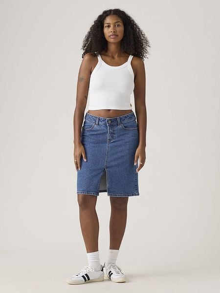 Levi's Spódnica dżinsowa w kolorze niebieskim rozmiar: W25. Niebieskie spódnice Levi's®, na co dzień, s, z aplikacjami, klasyczne, midi, proste. Za 169.95 zł.