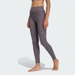 Legginsy All Me 7/8. Brązowe legginsy Adidas, bez wzorów, z materiału, na jogę i pilates. Za 279.00 zł.