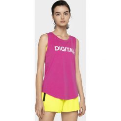 Top damski TSD401 - fuksja. Czerwone topy 4f, bez wzorów, z materiału, bez kołnierzyka, bez ramiączek. W wyprzedaży za 29.99 zł.