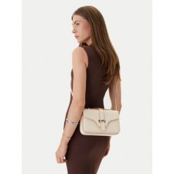 Torebka Emporio Armani. Białe listonoszki Emporio Armani, bez wzorów, bez dodatków. Za 1,330.99 zł.