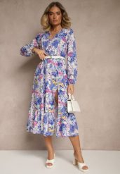 Niebieska Sukienka w Kwiatowy Print o Rozkloszowanym Kroju z Dekoltem w Serek Janellia. Niebieskie sukienki Renee, bez wzorów, bez kołnierzyka, bez ramiączek, midi, rozkloszowane. Za 79.99 zł.