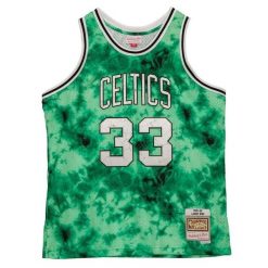 Koszulka Boston Celtics Swingman 1985/86. Zielone bluzki Mitchell & Ness, bez wzorów, sportowe, bez kołnierzyka, bez ramiączek. Za 612.50 zł.