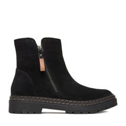 Botki Lasocki. Czarne botki Lasocki, bez wzorów, bez obcasa, na płaskiej podeszwie, bez zapięcia. Za 259.99 zł.