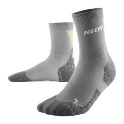 Skarpety kompresyjne sportowe damskie CEP Ultralight krótkie. Szare skarpety CEP, bez wzorów, z materiału. Za 74.00 zł.
