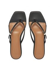 BOSS Japonki Charlize Thong10 50542228 Czarny. Czarne klapki Boss, bez wzorów, ze skóry, bez obcasa. Za 599.99 zł.