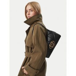 Torebka LOVE MOSCHINO. Czarne torebki klasyczne Love Moschino, bez wzorów, bez dodatków. Za 879.99 zł.