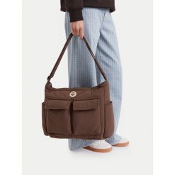Torebka Roxy. Brązowe listonoszki Roxy, bez wzorów, bez dodatków. Za 69.99 zł.