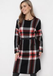 Czarna Sukienka Sweterkowa Ozdobiona Wzorem w Szeroką Kratę Arifima. Czarne sukienki Born2be, xl, bez wzorów, bez kołnierzyka, bez ramiączek, midi. Za 59.99 zł.