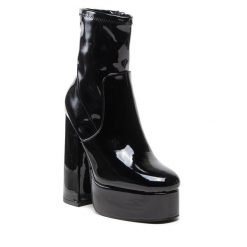 Botki DeeZee. Czarne botki DeeZee, bez wzorów, bez obcasa, na słupku, bez zapięcia. Za 249.99 zł.