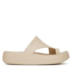 Japonki Crocs. Brązowe klapki Crocs, bez wzorów, bez obcasa. Za 169.99 zł.