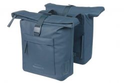 BASIL Brooklyn Podwójna torba rowerowa 41 L - granatowa. Niebieskie torby na laptopa BASIL, bez wzorów, z materiału. Za 455.66 zł.