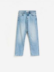 Jeansy straight z krótszą nogawką - niebieski. Niebieskie jeansy Reserved, bez wzorów. Za 129.99 zł.