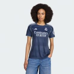 Koszulka Real Madrid 25/26 Away. Niebieskie bluzki Adidas, bez wzorów, sportowe, bez kołnierzyka, bez ramiączek. Za 439.00 zł.