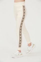 GUESS Beżowe spodnie dresowe Britney Jogger. Brązowe spodnie dresowe Guess, xs, z aplikacjami, z dresówki. W wyprzedaży za 184.50 zł.