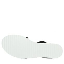 Sandały Skechers Model Desert Kiss Kolor Czarny. Czarne sandały Skechers, bez wzorów, ze skóry, bez obcasa, bez zapięcia. Za 199.99 zł.