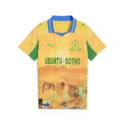 Młodzieżowa koszulka KIDSUPER × MAMELODI SUNDOWNS PUMA Pelé Yellow Fast Green. Zielona bluzki Puma, m, bez wzorów, młodzieżowe, bez kołnierzyka, bez ramiączek. Za 349.00 zł.