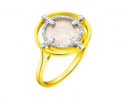 Pierścionek z żółtego złota z diamentami i masą perłową - próba 585. Białe pierścionki Apart, z diamentem, złote. W wyprzedaży za 1,883.00 zł.