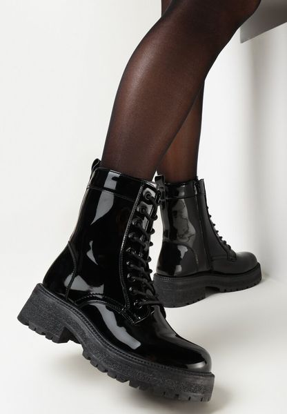 Czarne Lakierowane Botki Workery Ralotta. Czarne botki Born2be, bez wzorów, z jeansu, bez obcasa, na płaskiej podeszwie, bez zapięcia. Za 94.99 zł.