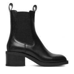 Botki Gino Rossi. Czarne botki Gino Rossi, bez wzorów, bez obcasa, na słupku, bez zapięcia. Za 429.99 zł.