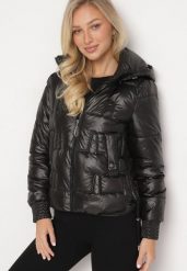 Czarna Pikowana Kurtka z Odpinanym Kapturem Wydłużonym Tyłem i Ściągaczami Zinonia. Czarne kurtki narciarskie Born2be, l, bez wzorów, z jeansu, narciarskie. Za 134.99 zł.