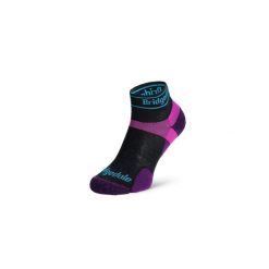 Skarpety do biegania damskie Bridgedale Ultra LtT2 Merino Sport Low. Fioletowe skarpety Bridgedale, bez wzorów. Za 72.99 zł.