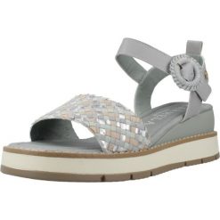 Sandały CARMELA 163155C Niebieski. Niebieskie sandały Carmela, bez wzorów, ze skóry, sportowe, bez obcasa, bez zapięcia. Za 354.99 zł.