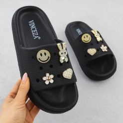 Klapki piankowe na basen plażę na platformie czarne Vinceza 76055. Czarne klapki VINCEZA, bez wzorów, z materiału, bez obcasa, na platformie. Za 65.99 zł.