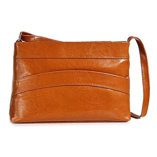 Torebka skórzana damska listonoszka DAN-A T175 camel. Brązowe torebki klasyczne DAN-A, bez wzorów, ze skóry, duże, bez dodatków. Za 229.99 zł.