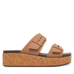 Klapki Crocs. Brązowe klapki Crocs, bez wzorów, bez obcasa. Za 199.99 zł.