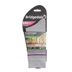 Skarpety do turystyki damskie Bridgedale EVERYDAY UL END LD. Fioletowe skarpety Bridgedale, bez wzorów, z wełny. Za 57.99 zł.