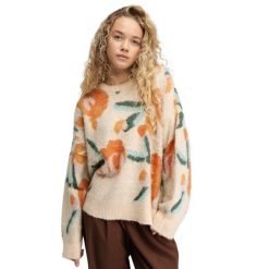 Damski sweter oversize z dzianiny Siroko Mainau-W Sand. Brązowe swetry SIROKO, na zimę, bez wzorów, z dzianiny, bez ramiączek. Za 211.00 zł.