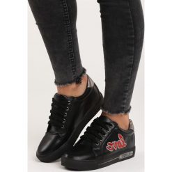 Czarne Buty Sportowe In Love. Czarne obuwie sportowe Born2be, bez zapięcia. Za 49.99 zł.