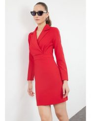 Trendyol Sukienka w kolorze czerwonym rozmiar: 36. Czerwone sukienki Trendyol, bez wzorów, bez kołnierzyka, bez ramiączek, mini. Za 60.99 zł.