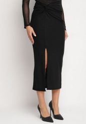 Czarna Koktajlowa Spódnica Ozdobiona Przeszyciami i Połyskującym Materiałem Norithriel. Czarne spódnice Born2be, m, z aplikacjami, z materiału, klasyczne, midi. Za 99.99 zł.