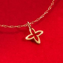 Naszyjnik z ażurową lilią ze złota próby 585. Żółte naszyjniki Lilou, złote. Za 1,266.00 zł.