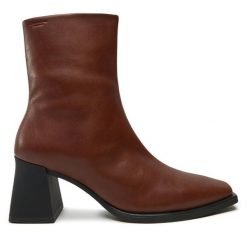 Botki Vagabond Shoemakers. Brązowe botki Vagabond Shoemakers, bez wzorów, bez obcasa, na słupku, bez zapięcia. Za 469.99 zł.