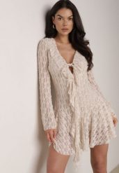 Beżowa Koronkowa Sukienka z Falbankami i Wiązaniem przy Dekolcie Delanatea. Brązowe sukienki Born2be, na co dzień, na lato, l, bez wzorów, z koronki, eleganckie, bez kołnierzyka, bez ramiączek, mini. Za 209.99 zł.