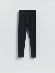 Legginsy z szerokim pasem - czarny. Czarne legginsy Reserved, l, bez wzorów, z dzianiny. Za 119.99 zł.