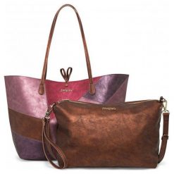 Desigual torebka damska Ares Capri Zipper czerwona. Czerwone torebki klasyczne Desigual, bez wzorów, bez dodatków. W wyprzedaży za 247.00 zł.