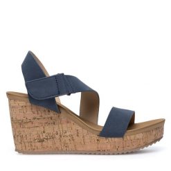 Sandały Clara Barson. Niebieskie sandały Clara Barson, bez wzorów, bez obcasa, na koturnie, bez zapięcia. Za 119.99 zł.