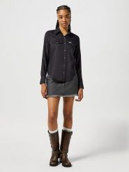 Wrangler Koszula dżinsowa - Regular fit - w kolorze czarnym rozmiar: XL. Czarne koszule Wrangler, xl, bez wzorów, bez kołnierzyka, bez ramiączek. Za 127.95 zł.