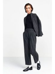 Rich & Royal Koszulka w kolorze czarnym rozmiar: XL. Czarne bluzki Rich & Royal, xl, bez wzorów, prążkowane, bez kołnierzyka, bez ramiączek. Za 152.99 zł.