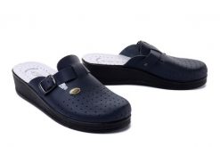 SANITAL FLEX 708/I blue, klapki damskie. Niebieskie klapki Sanital-Flex, bez wzorów, ze skóry, bez obcasa. Za 114.90 zł.